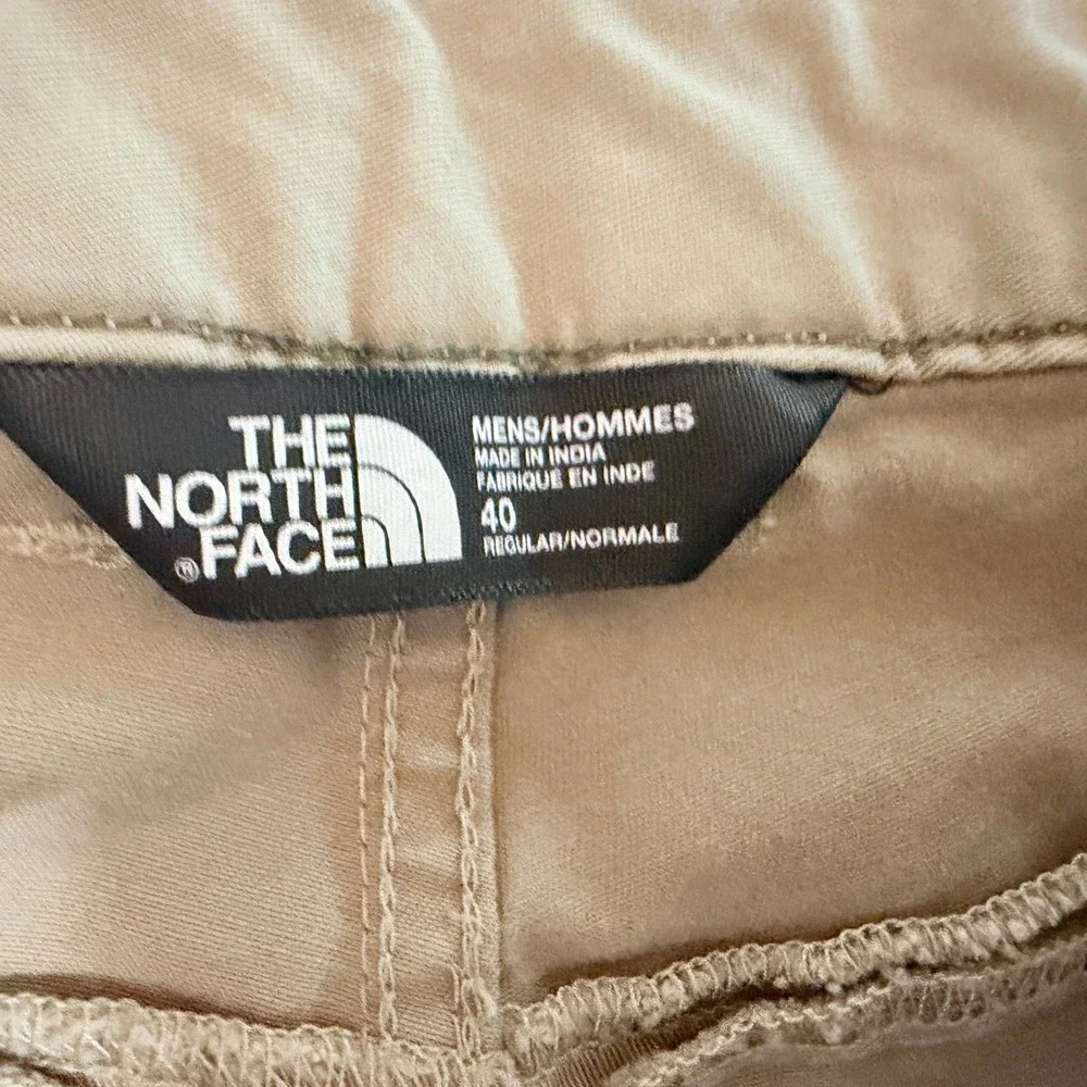 The North Face Mens Khaki Chino Shorts Size 40 Tan Hiking Casual Stretch Cotton